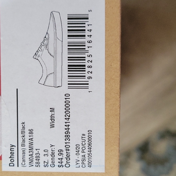 NIB Vans Doheny Canvas Sneaker 3Y - Picture 2 of 3